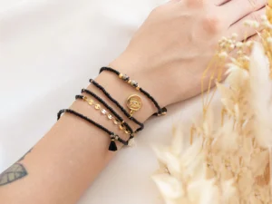 DIY BIJOUTERIE - Mon bracelet perlé multirang - Noir