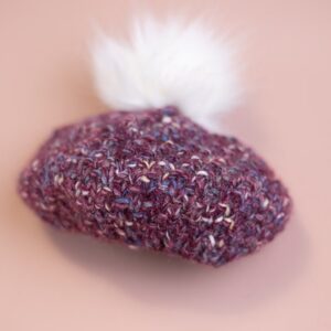 Béret sans coutures à pompon
