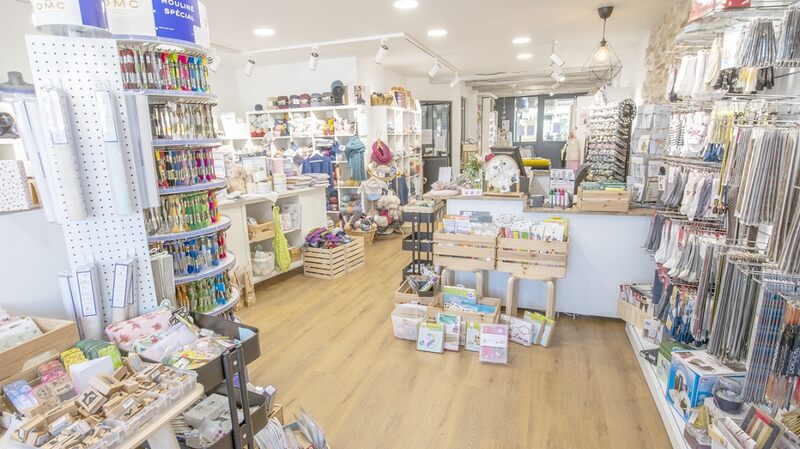 Mercerie moderne, cours debutant et pour progresser, vente de laine, tissus